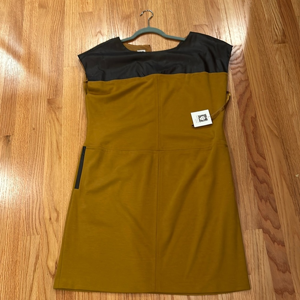 NWT Anne Klein caramel and brown dress.  Brown pleather detail. Size 12